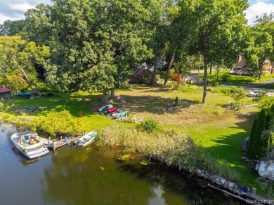 Sylvan Lake Lot For Sale in Waterford Michigan