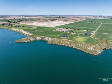 Experience elevated recreational living at Waters Edge, American - photo 8