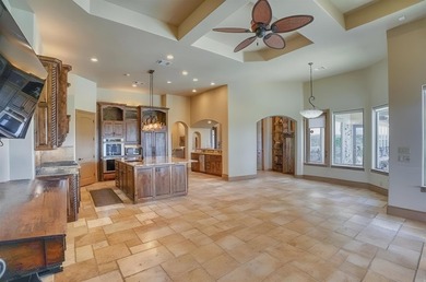 ESTATE SALE OPPORTUNITY. RARE CHANCE to own this luxurious - photo 11