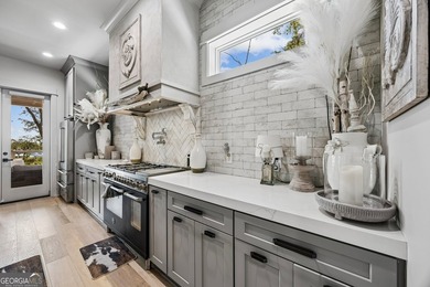 Welcome to an extraordinary waterfront retreat offering the - photo 24