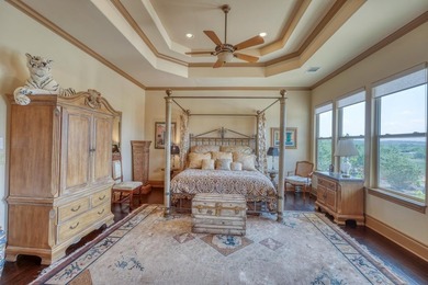 ESTATE SALE OPPORTUNITY. RARE CHANCE to own this luxurious - photo 28