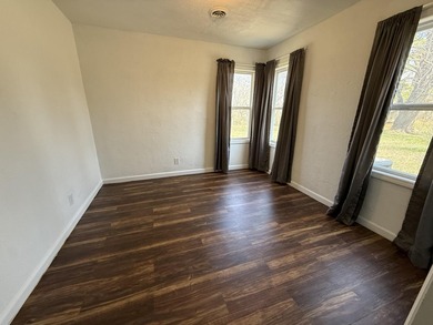 Escape to the Ozarks with this charming 3-bed, 2-bath vacation - photo 30
