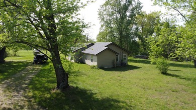 Escape to the Ozarks with this charming 3-bed, 2-bath vacation - photo 35