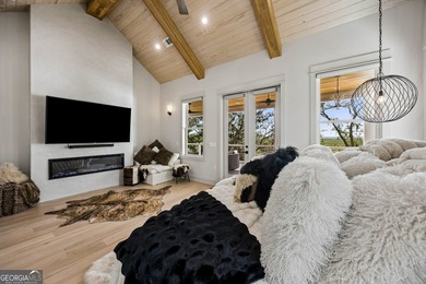 Welcome to an extraordinary waterfront retreat offering the - photo 44