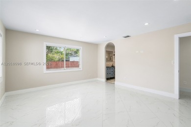 Beautifully updated 4-bedroom, 3-bath home in the heart of - photo 44