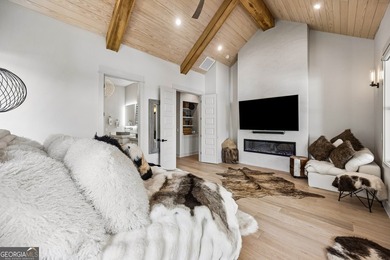 Welcome to an extraordinary waterfront retreat offering the - photo 45