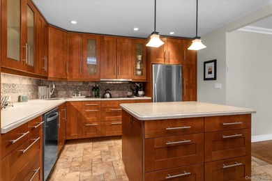 Fabulous opportunity to own an Expanded Buttonwood model in the - photo 5