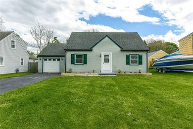 Welcome to 40 Mac Arthur Rd! Deal died, no fault to the seller - photo 1
