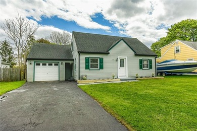 Welcome to 40 Mac Arthur Rd! Deal died, no fault to the seller - photo 2
