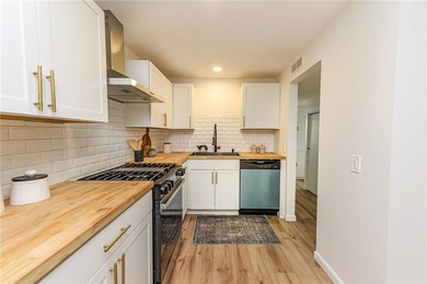 Welcome to 40 Mac Arthur Rd! Deal died, no fault to the seller - photo 7