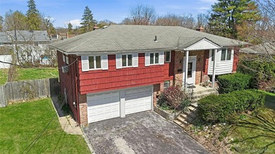 Welcome to 19 Duke Place! This is a beautifully maintained home - photo 1