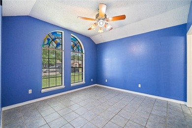 Welcome home to this well-maintained 3-bedroom, 2-bath residence - photo 12