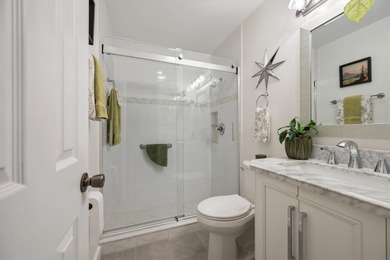 Welcome to this charming 2-bedroom, 2-bathroom villa situated in - photo 20