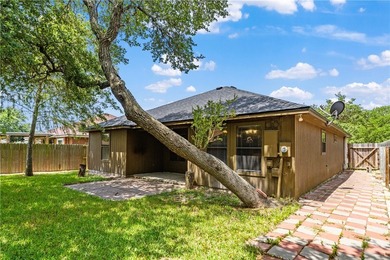 Welcome home to this well-maintained 3-bedroom, 2-bath residence - photo 21