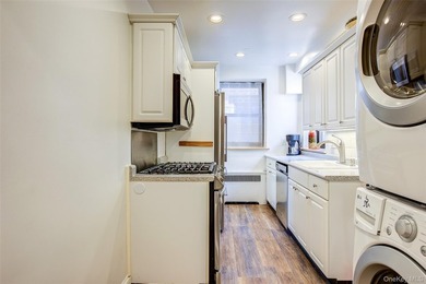 This large, sun-filled 1 bedroom, 1 bath offers a rare - photo 24
