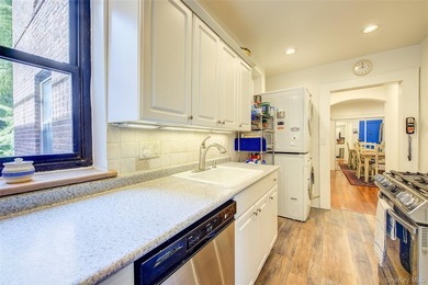 This large, sun-filled 1 bedroom, 1 bath offers a rare - photo 26
