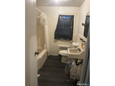 Handyman/Contractor Special - Roof is 3 years old. Home is - photo 8