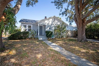 Mid-century modern 2-bedroom, 1-bath home with an attached - photo 3