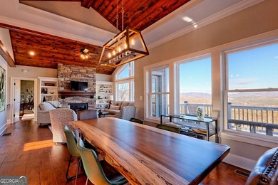 Move right in and wake up to breathtaking long-range mountain - photo 4