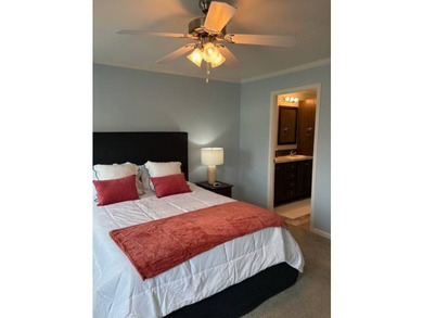 BEST PRICE!.... on this well maintained 2 Bed/2 Bath, Plus Den - photo 17