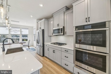 The Executive End-Unit You Won't Find Anywhere Else. Upgrade - photo 26