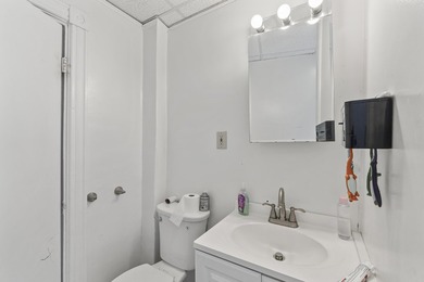 Prime 5-unit multifamily investment opportunity in Portland's - photo 38