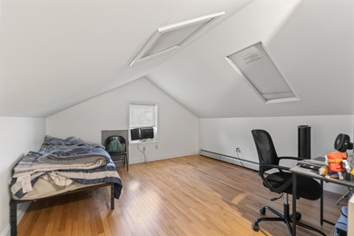 Prime 5-unit multifamily investment opportunity in Portland's - photo 44