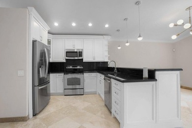 Welcome to The Harbors at Riverglen! This beautifully maintained - photo 16