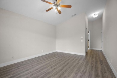 Welcome to The Harbors at Riverglen! This beautifully maintained - photo 31