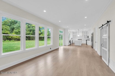 Beautiful, NEW CONSTRUCTION. This Custom Colonial features a - photo 15