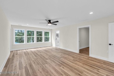 Beautiful, NEW CONSTRUCTION. This Custom Colonial features a - photo 19