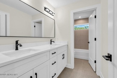 Beautiful, NEW CONSTRUCTION. This Custom Colonial features a - photo 24