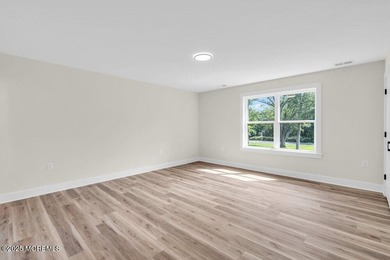 Beautiful, NEW CONSTRUCTION. This Custom Colonial features a - photo 25