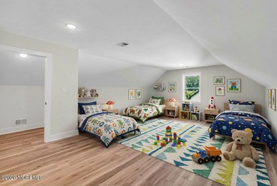 Beautiful, NEW CONSTRUCTION. This Custom Colonial features a - photo 31