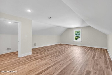 Beautiful, NEW CONSTRUCTION. This Custom Colonial features a - photo 32
