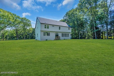 Beautiful, NEW CONSTRUCTION. This Custom Colonial features a - photo 39