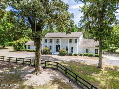 The Ultimate Coastal Carolina Estate: 5.8-Acre Gated Luxury in - photo 1