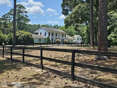 The Ultimate Coastal Carolina Estate: 5.8-Acre Gated Luxury in - photo 3