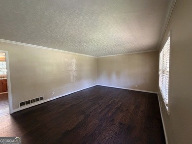 Welcome home to 4140 Etowah Drive! This 3BR/2B ranch home on a - photo 12