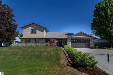 Stunning Waterfront home on Lake St. Helen. The open-floorplan - photo 46