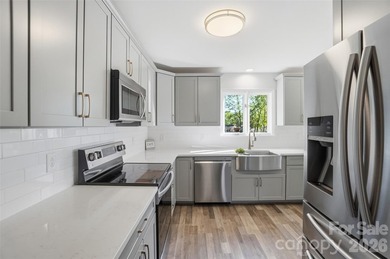 Wake up to breathtaking waterfront views in this beautifully - photo 19