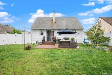 Welcome to 104 Franklin Place - a beautifully updated Cape - photo 21