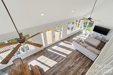 Wake up to breathtaking waterfront views in this beautifully - photo 24