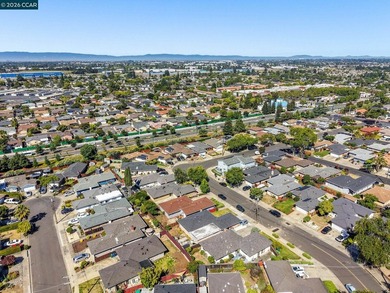 OPEN HOUSE: Saturday, June 13 | 12-3 PM . Sunday, June 14 | 1-3 - photo 31