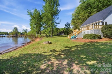 Wake up to breathtaking waterfront views in this beautifully - photo 37