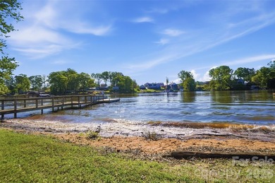 Wake up to breathtaking waterfront views in this beautifully - photo 38