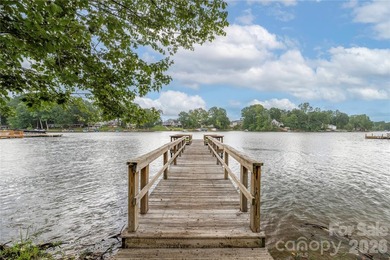 Wake up to breathtaking waterfront views in this beautifully - photo 39