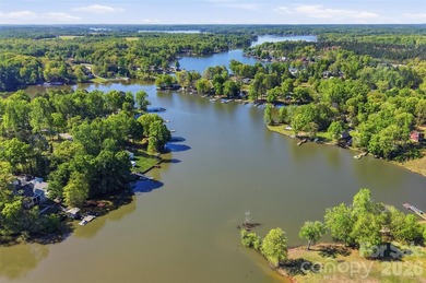 Wake up to breathtaking waterfront views in this beautifully - photo 44