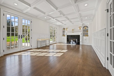 Welcome to Your Dream Estate in the Heart of Matinecock Village - photo 3