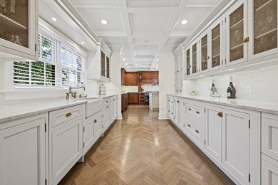 Welcome to Your Dream Estate in the Heart of Matinecock Village - photo 7